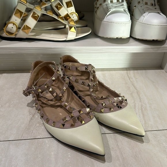 Valentino Garavani Rockstud Flat - Picture 1 of 8